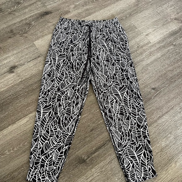 lululemon athletica Pants - Lululemon Black and White Patterned Pants